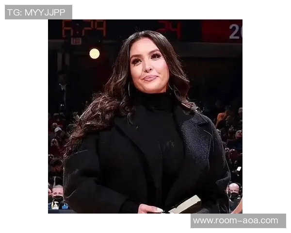 瓦妮莎分享美照闺蜜们鼓励我多拍照甜瓜前妻拉拉调侃我是你的闺蜜