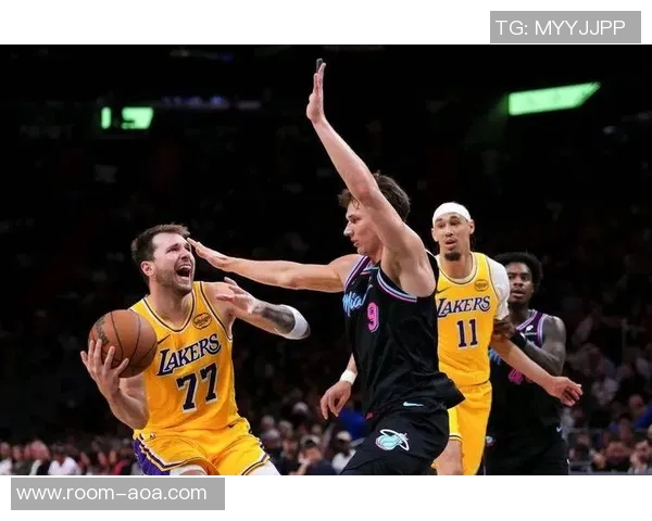 老詹火力全开砍下24分77送三罚六犯表现引热议